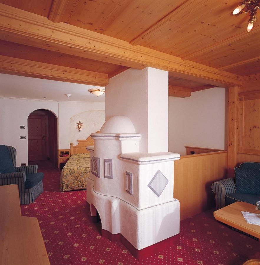 Alpen Hotel Corona Виго-ди-Фасса Экстерьер фото
