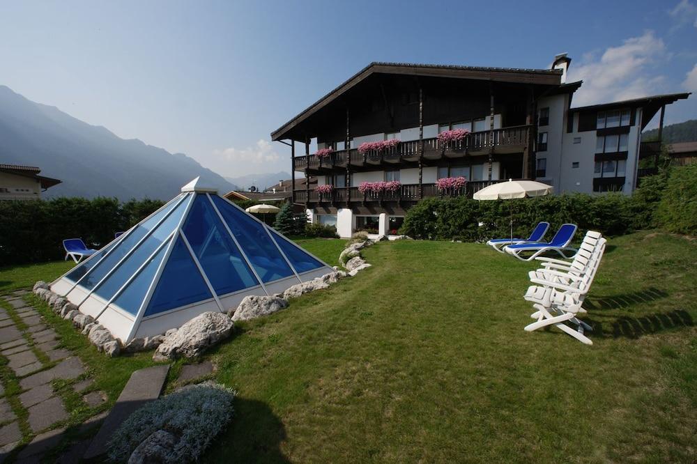 Alpen Hotel Corona Виго-ди-Фасса Экстерьер фото