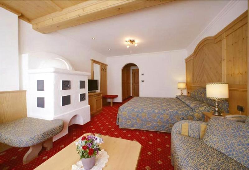Alpen Hotel Corona Виго-ди-Фасса Экстерьер фото