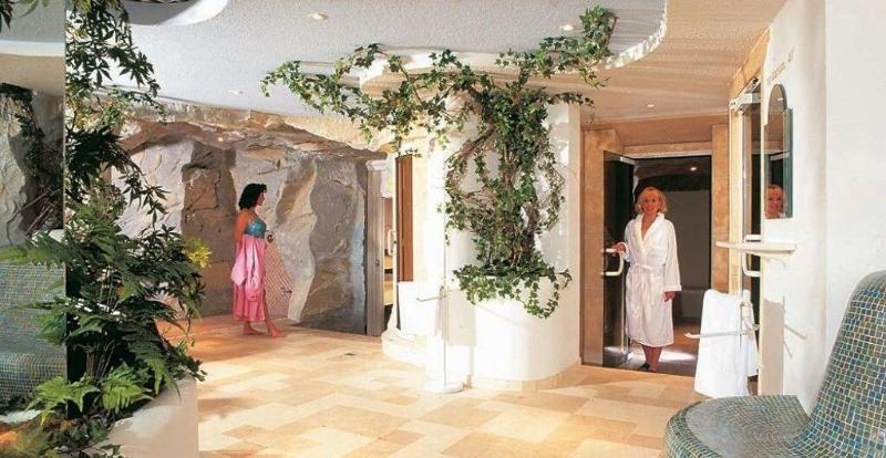Alpen Hotel Corona Виго-ди-Фасса Экстерьер фото