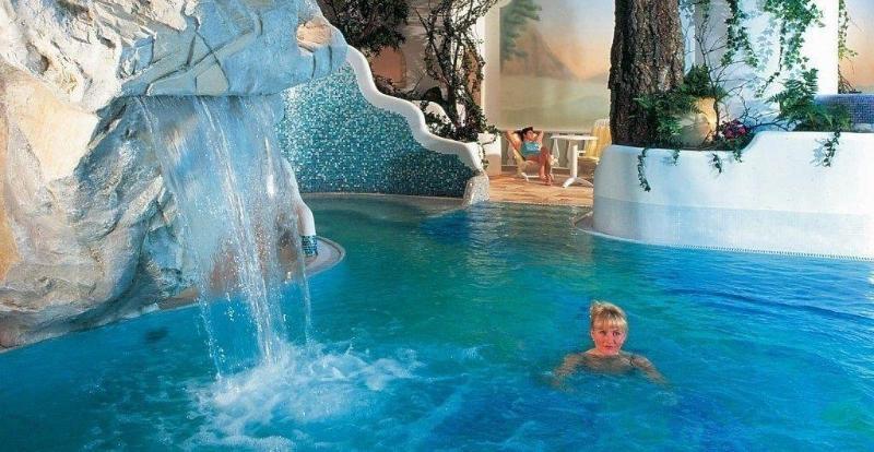 Alpen Hotel Corona Виго-ди-Фасса Экстерьер фото