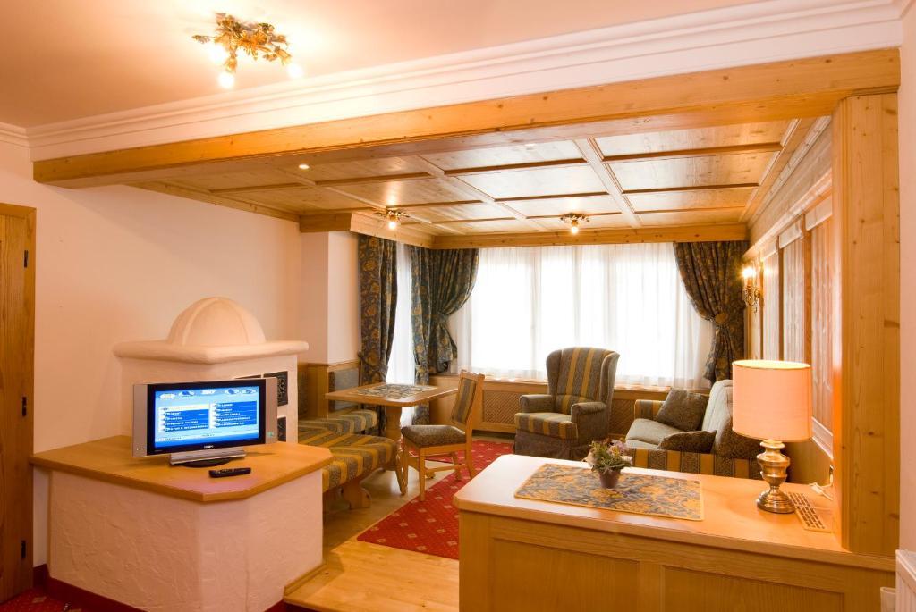 Alpen Hotel Corona Виго-ди-Фасса Номер фото