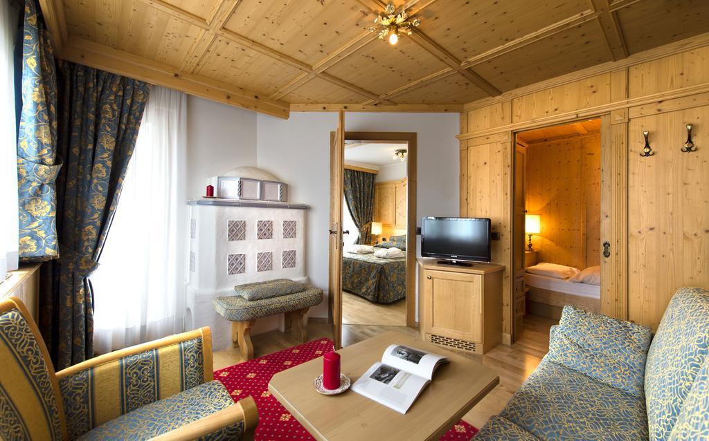 Alpen Hotel Corona Виго-ди-Фасса Экстерьер фото