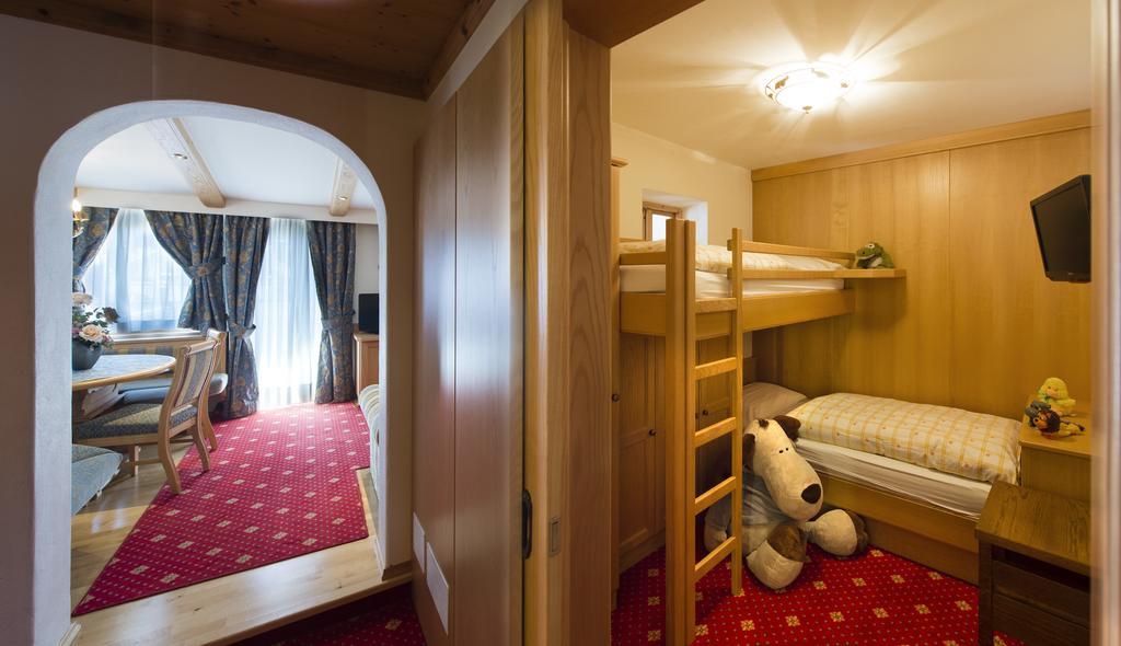 Alpen Hotel Corona Виго-ди-Фасса Номер фото